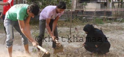 আজকেই প্রথম ঈশবরদীর কালিকাপুর সবজি বাগান এর মডেল জন্য মাটি কাটা শুরু করেছি।